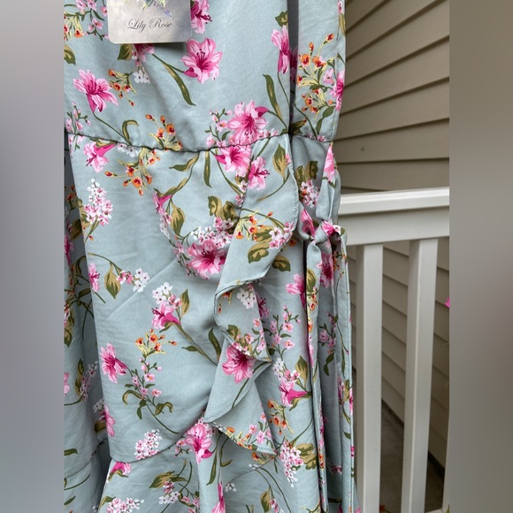 NWT Lily Rose Sz-L Beautiful, Unique, Great Design-Square Neck or Cold Shoulder - Picture 6 of 17